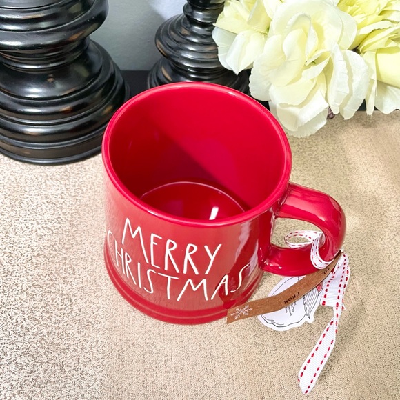 NWT Rae Dunn MERRY CHRISTMAS Ceramic Mug - Picture 2 of 3